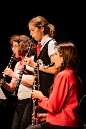Mit Musik und Tanz in den Sommer